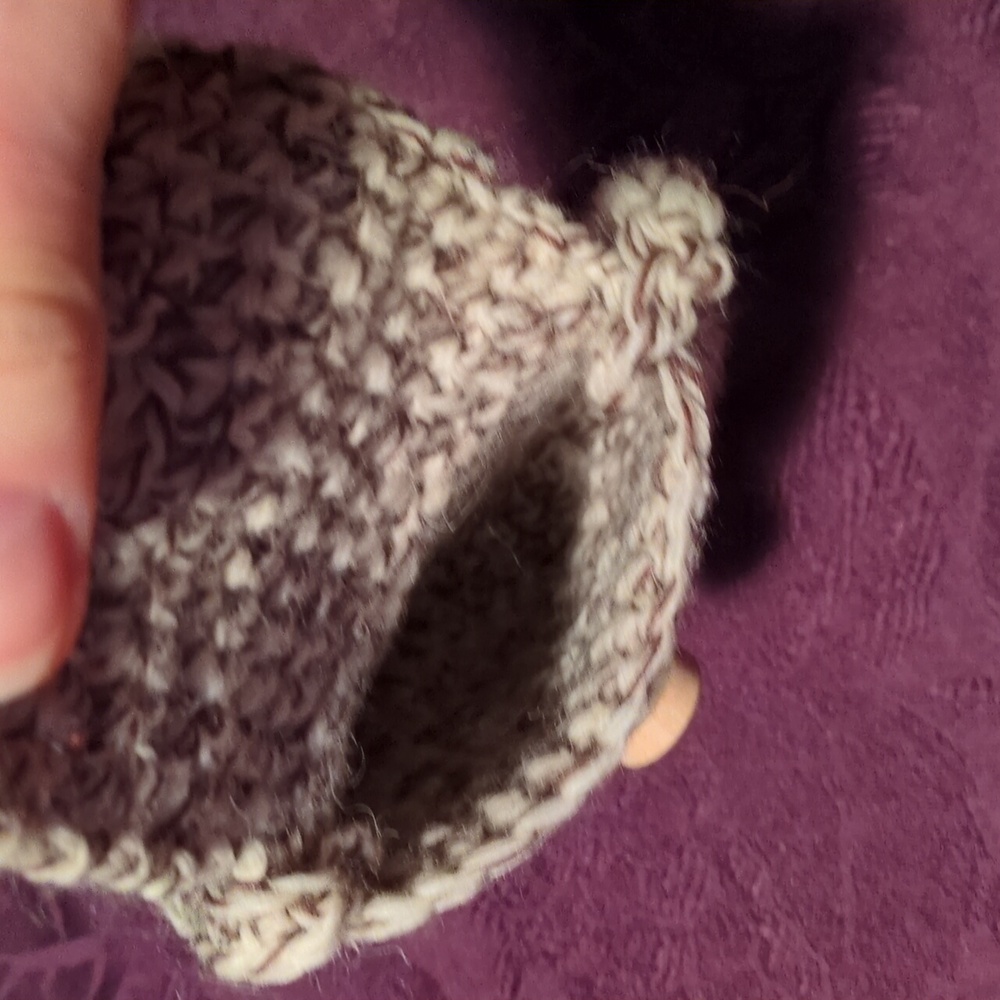 Handmade Crochet Tiny Bag with Antique Button 100% Virgin Wool Oak Tweed - Picture 7 of 10
